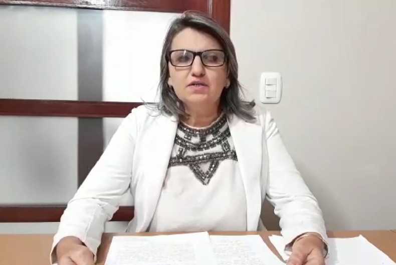 Prefeita Dirlei explica as alterações nos decretos de limitações de Atividades que terá validade a partir de segunda dia 30 de março.