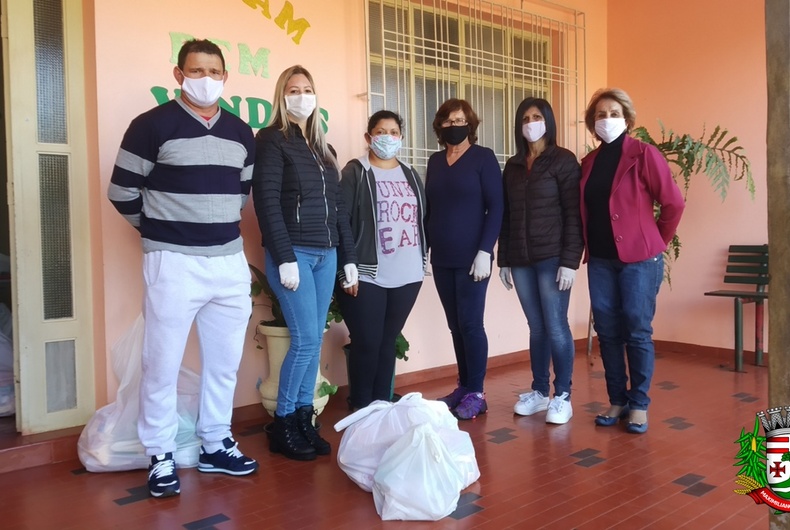 Cestas básicas são entregues para alunos da rede municipal de ensino em Maximiliano de Almeida