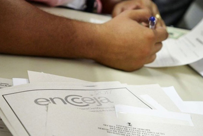 Secretaria de Educação auxilia no processo de inscrição para o ENCCEJA