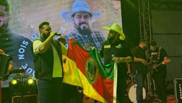 Festas marcam comemora��o dos 64 anos de Maximiliano de Almeida com grande p�blico